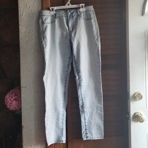 Rewash silk denim size 9/29 light wash jeans